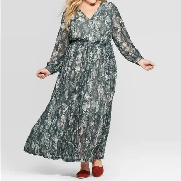 Ava & Viv Green Plus Size Snake Print V-neck Pleated Chiffon Wrap Maxi Dress